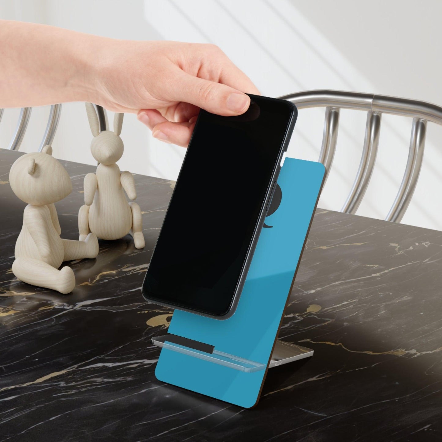 IQ Fashion | Mobile Display Stand for Smartphones