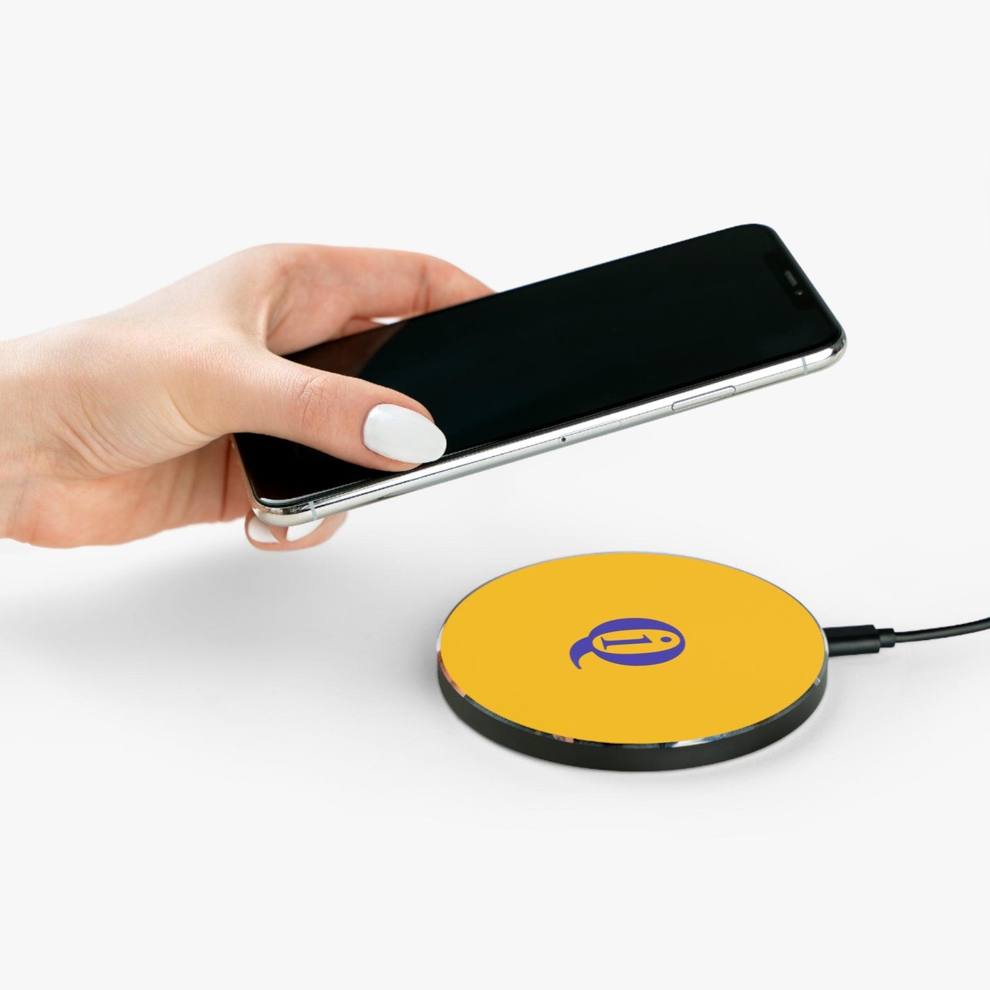 IQ Fashion | Wireless Charger